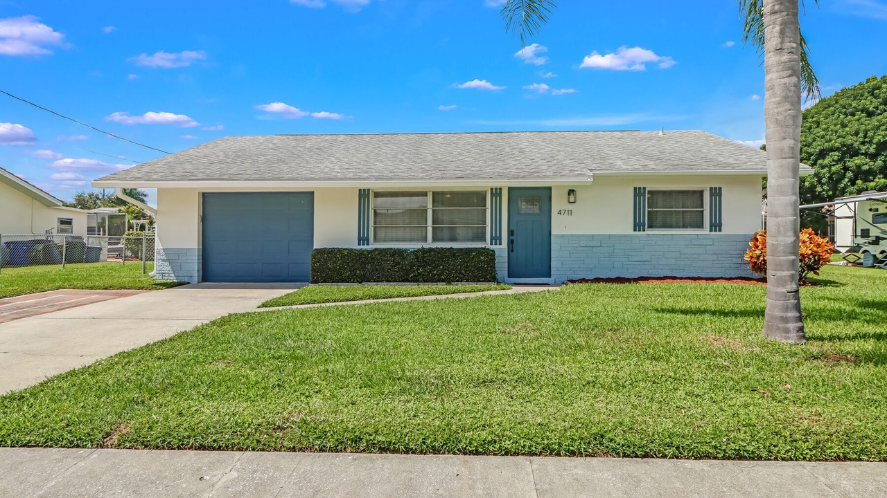 Photo of Outdoor in Lochmoor Waterway Estates