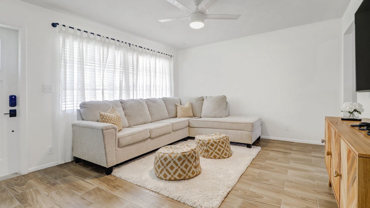 Photo of Livingroom in Lochmoor Waterway Estates