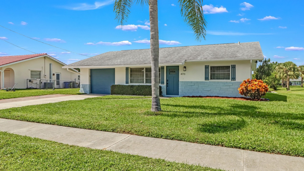 Photo of Outdoor in Lochmoor Waterway Estates