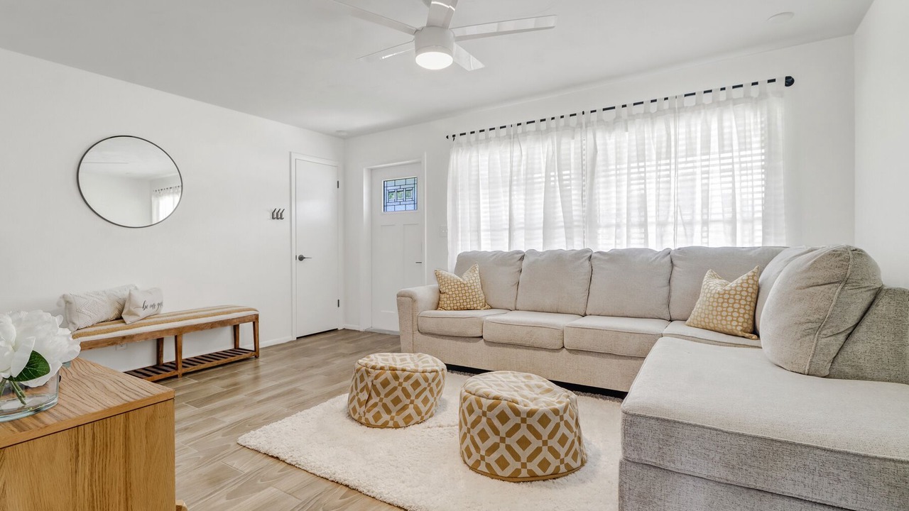 Photo of Livingroom in Lochmoor Waterway Estates