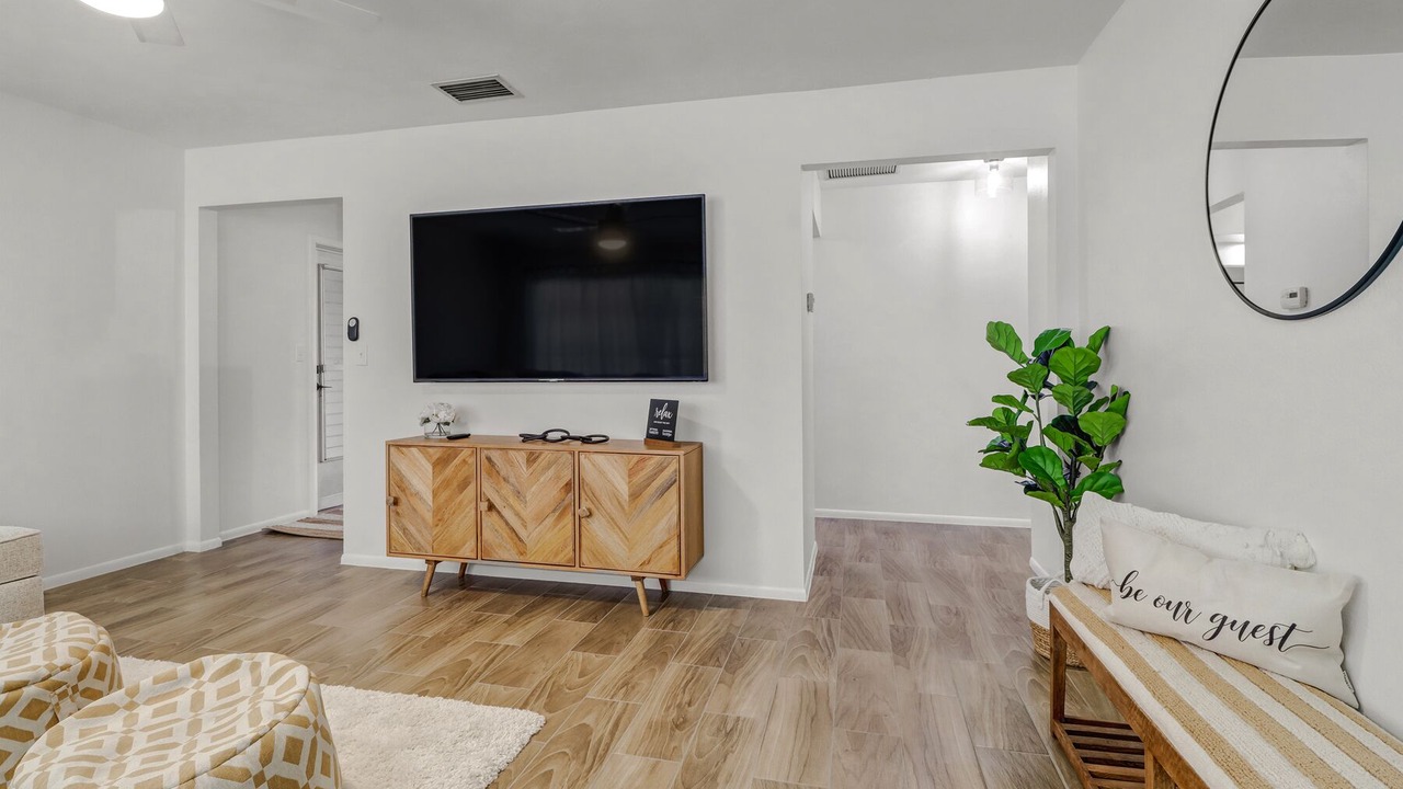 Photo of Livingroom in Lochmoor Waterway Estates