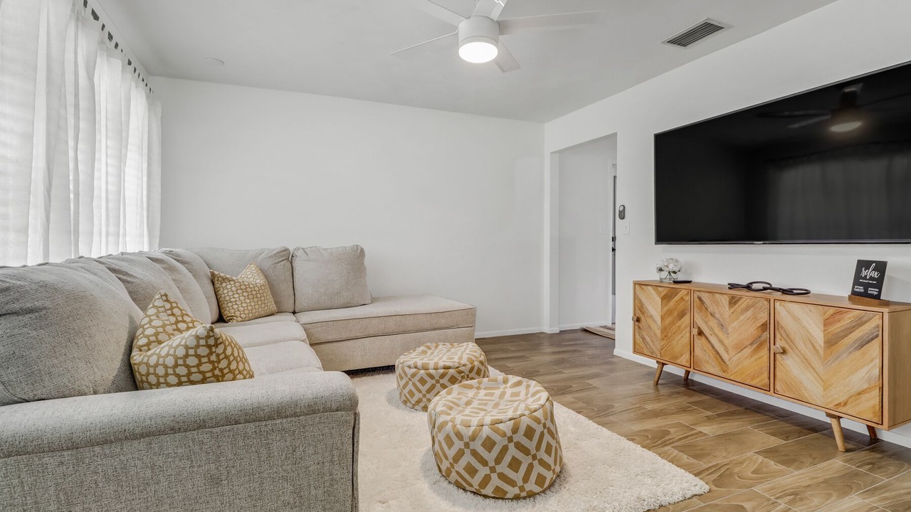 Photo of Livingroom in Lochmoor Waterway Estates