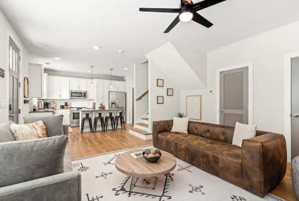 Photo of Livingroom in Hadley - Washington