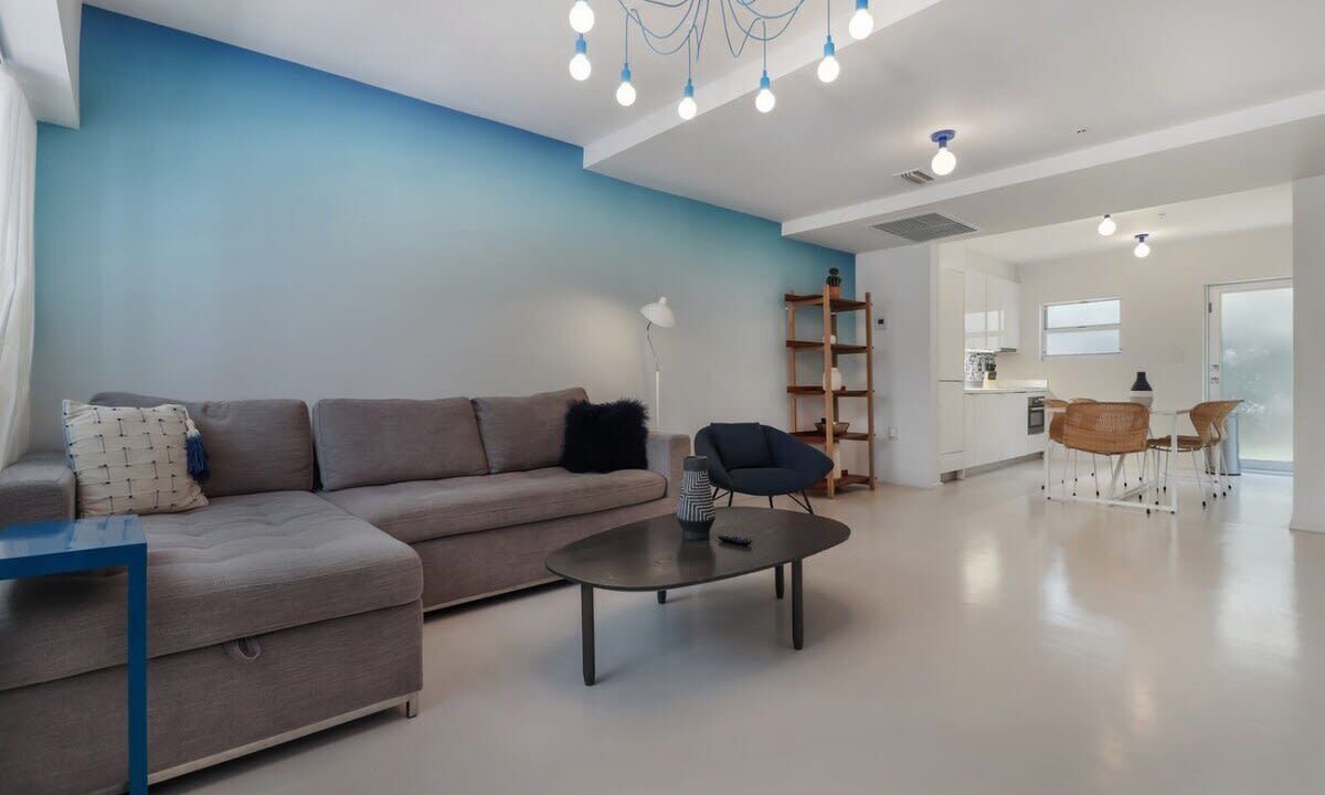 Photo of Livingroom in South Pointe