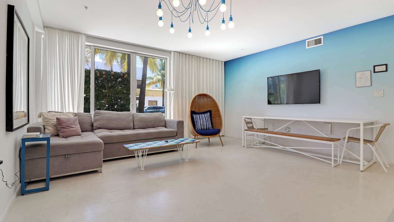 Photo of Livingroom in South Pointe