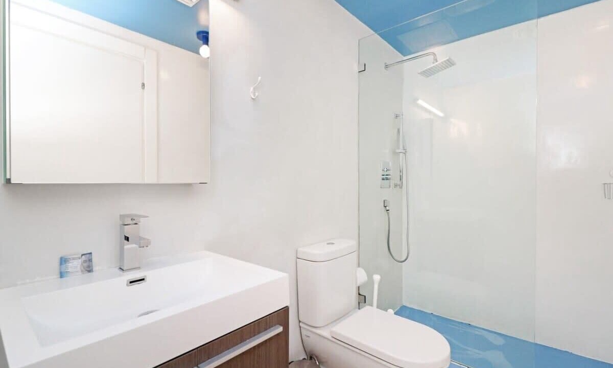 Photo of Bathroom in South Pointe