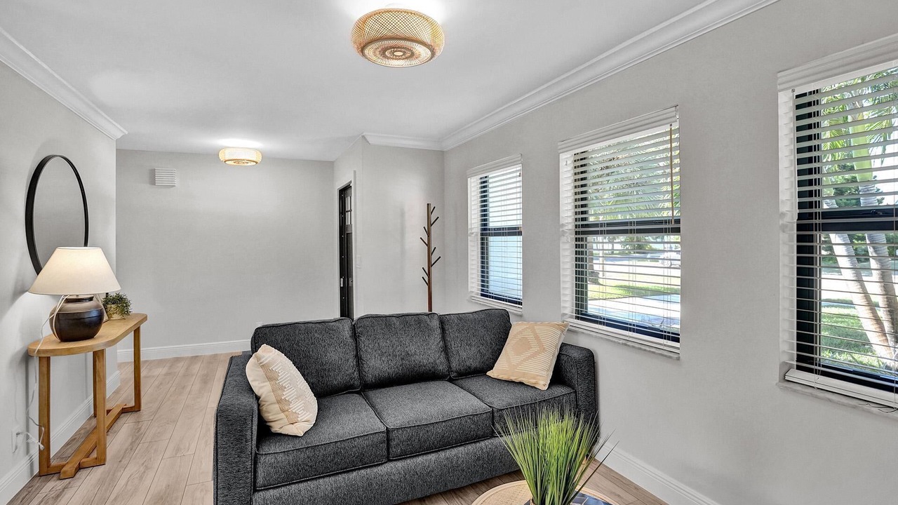 Photo of Livingroom in Tropic Palms