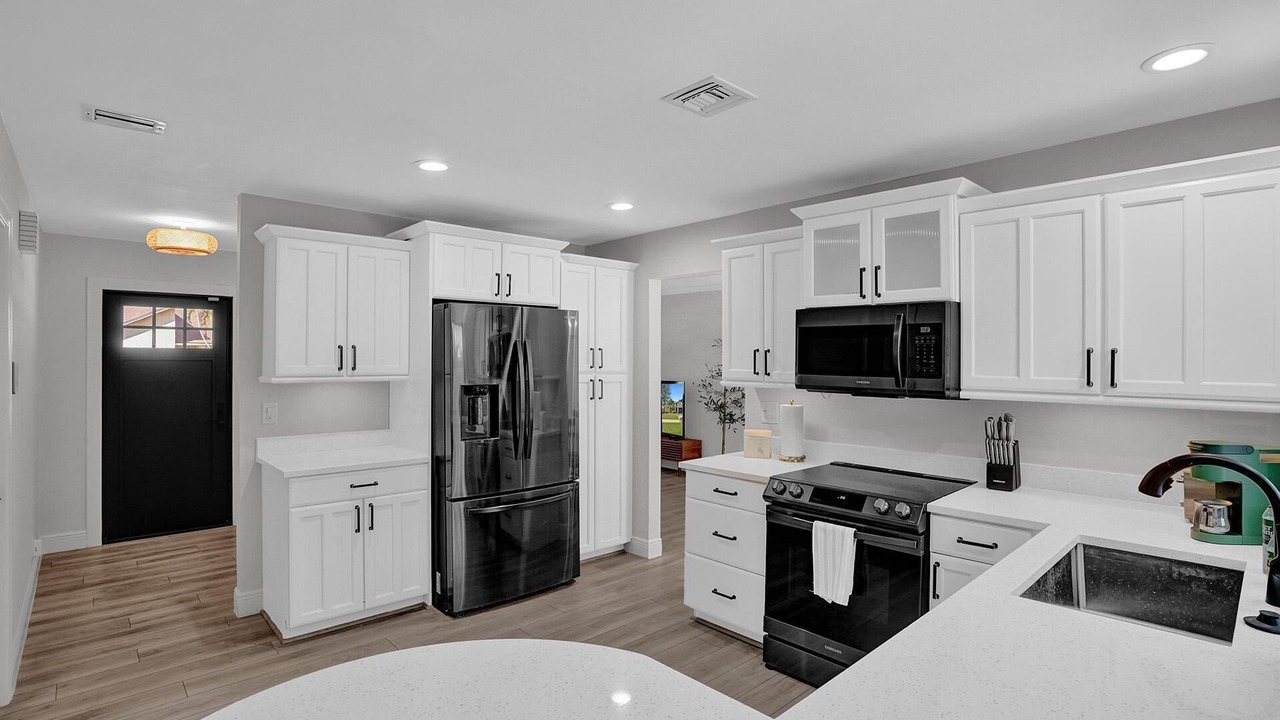 Photo of Kitchen in Tropic Palms