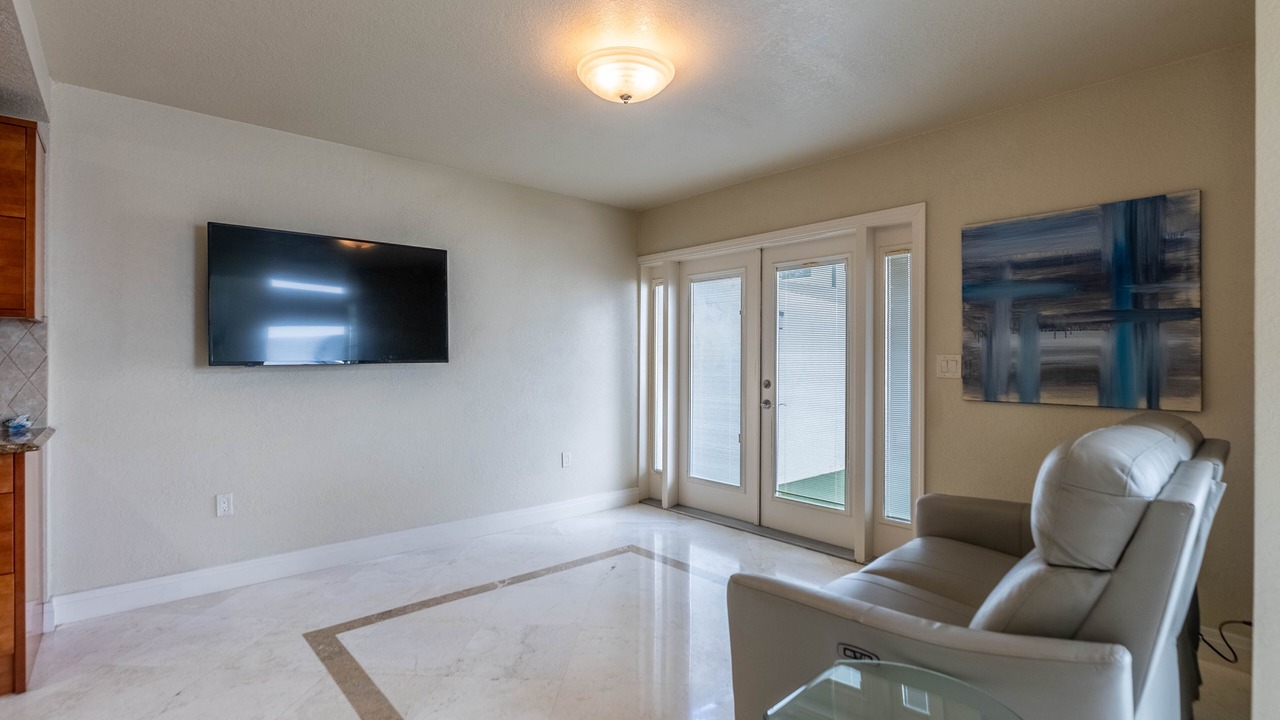 Photo of Livingroom in Beach Park