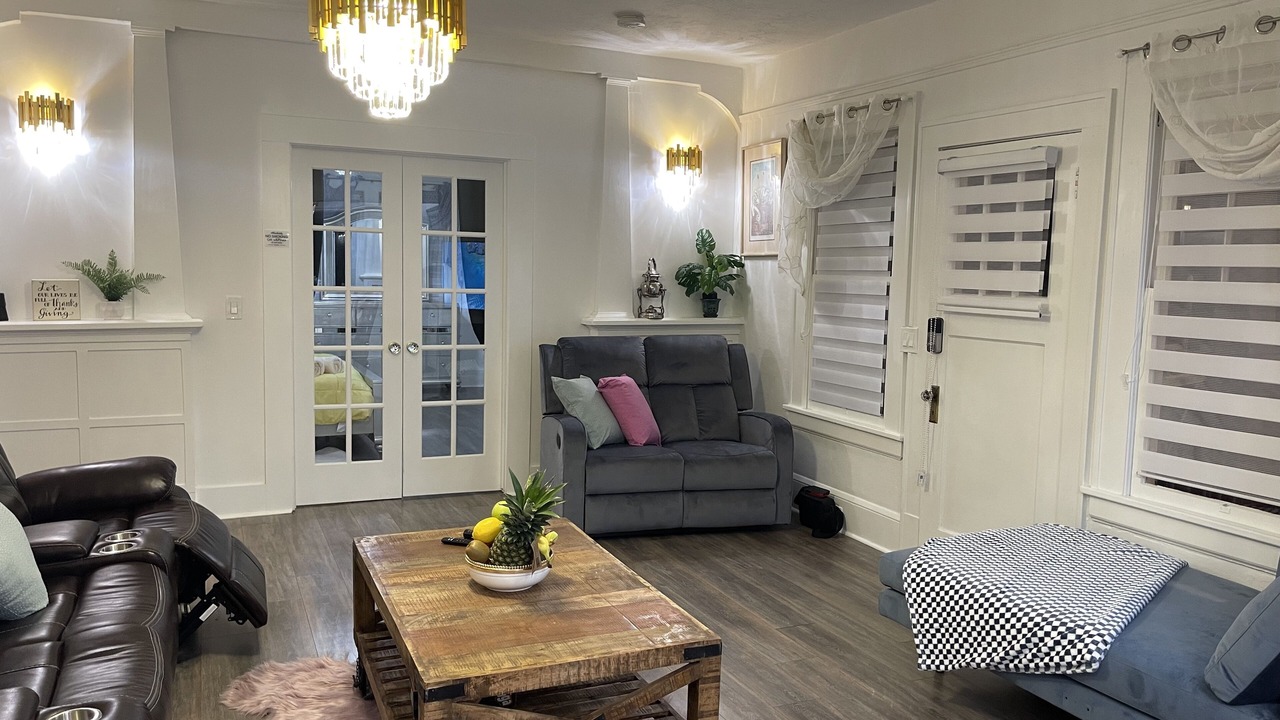 Photo of Livingroom in Northside