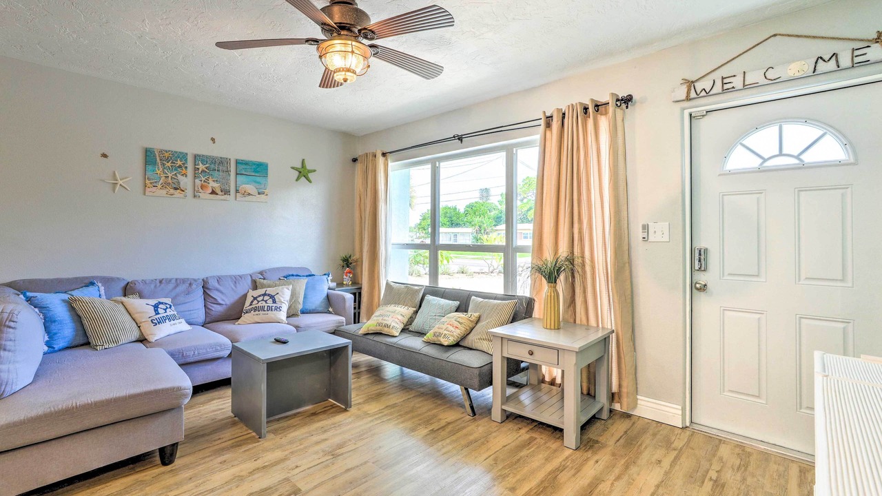 Photo of Bedroom in Bayshore Gardens