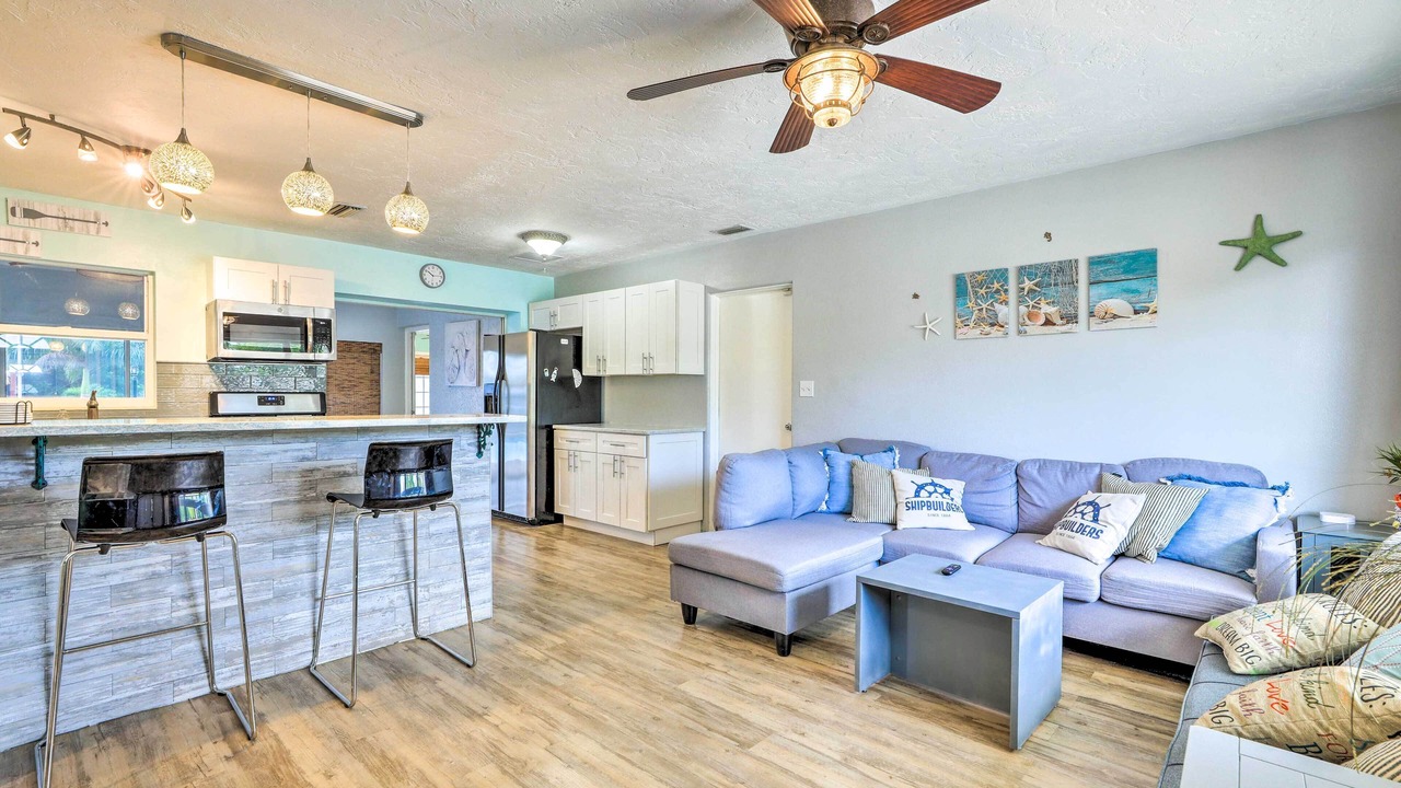 Photo of Bedroom in Bayshore Gardens