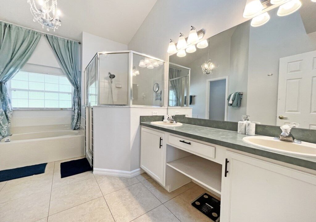 Photo of Bathroom in Thousand Oaks