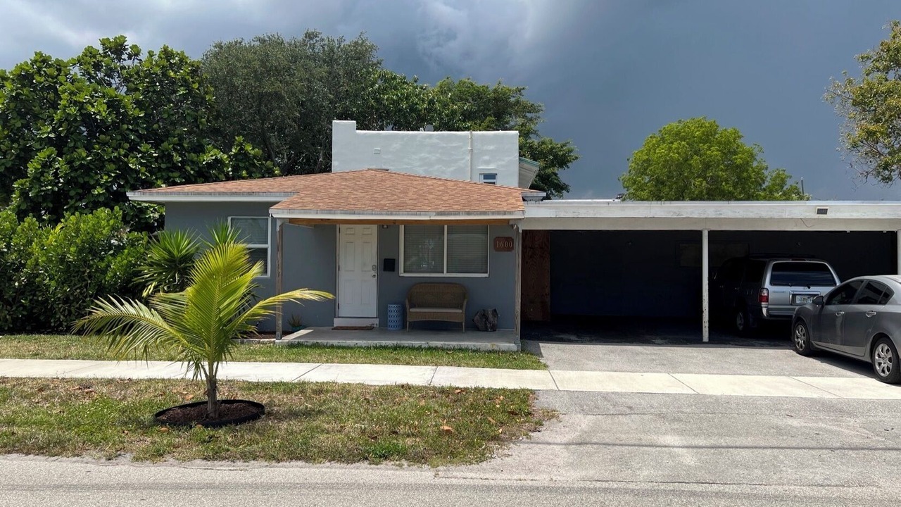 Photo of Outdoor in Royal Poinciana