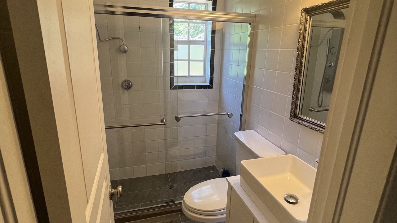 Photo of Bathroom in Little Havana