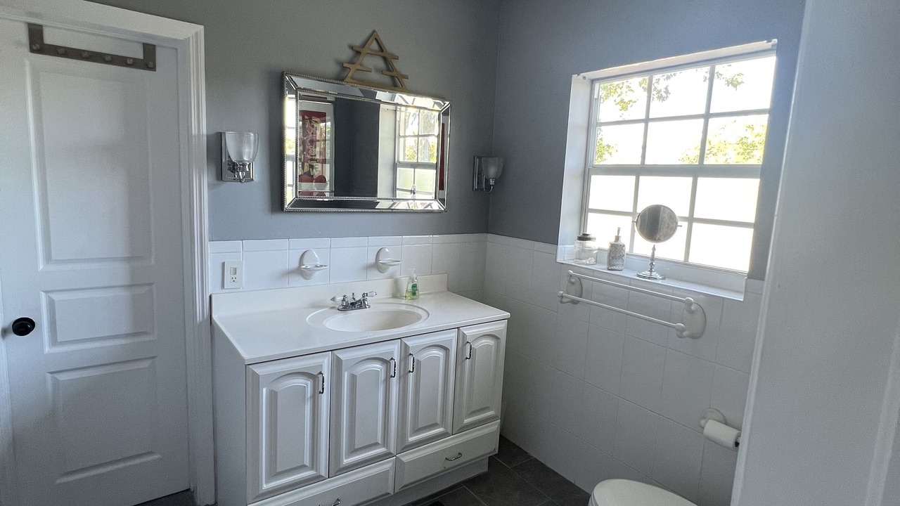Photo of Bathroom in Little Havana
