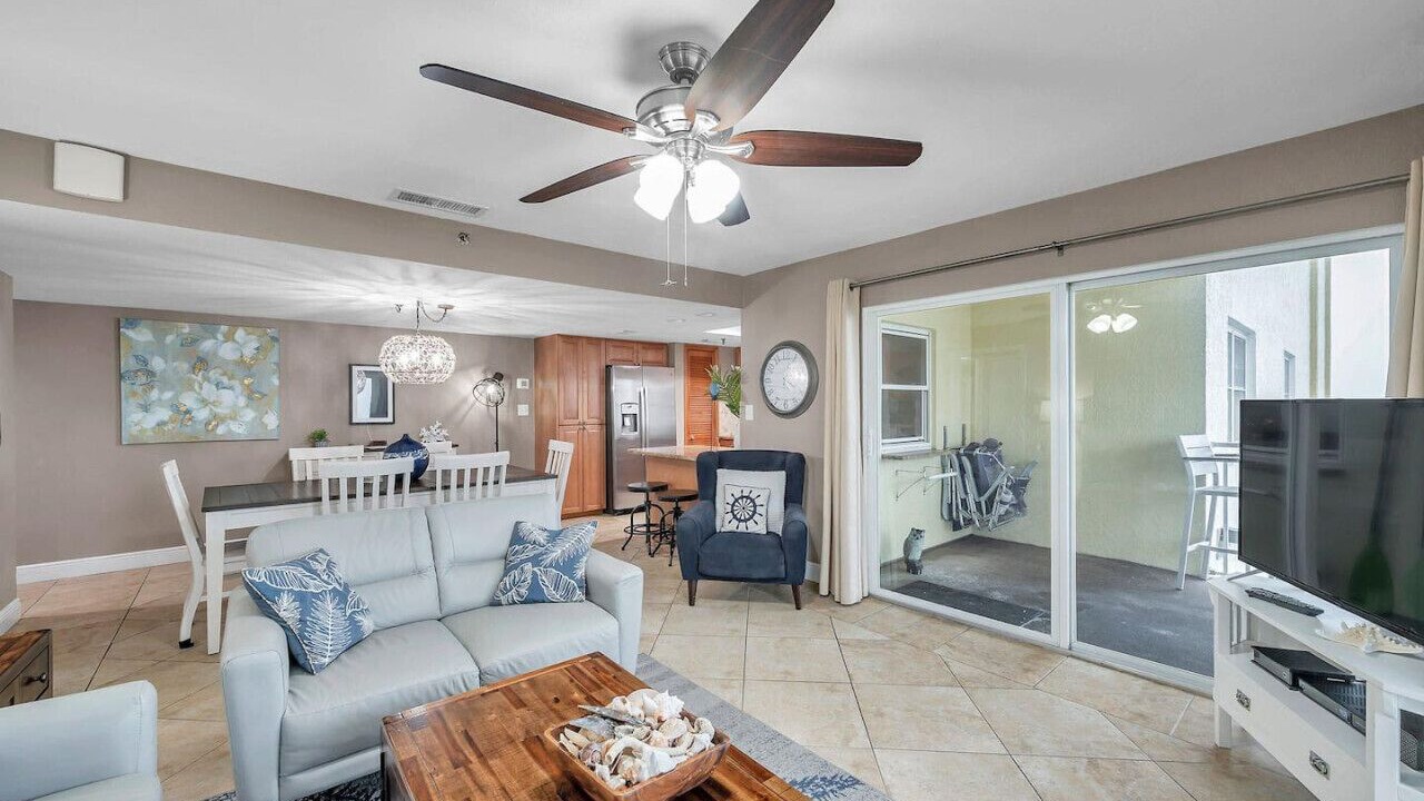 Photo of Livingroom in Redington Shores