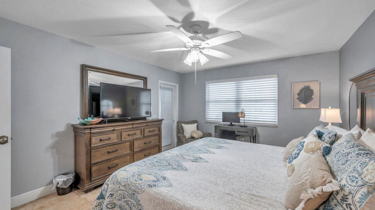 Photo of Bedroom in Redington Shores