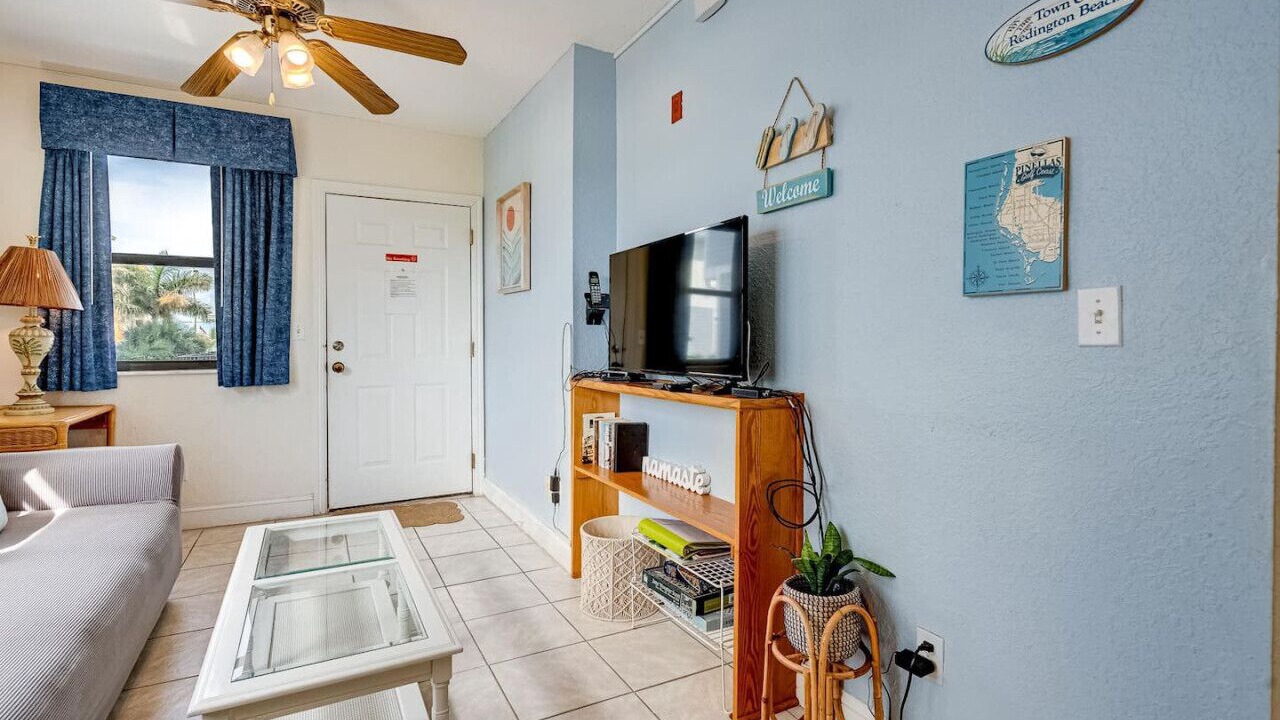 Photo of Livingroom in Redington Beach
