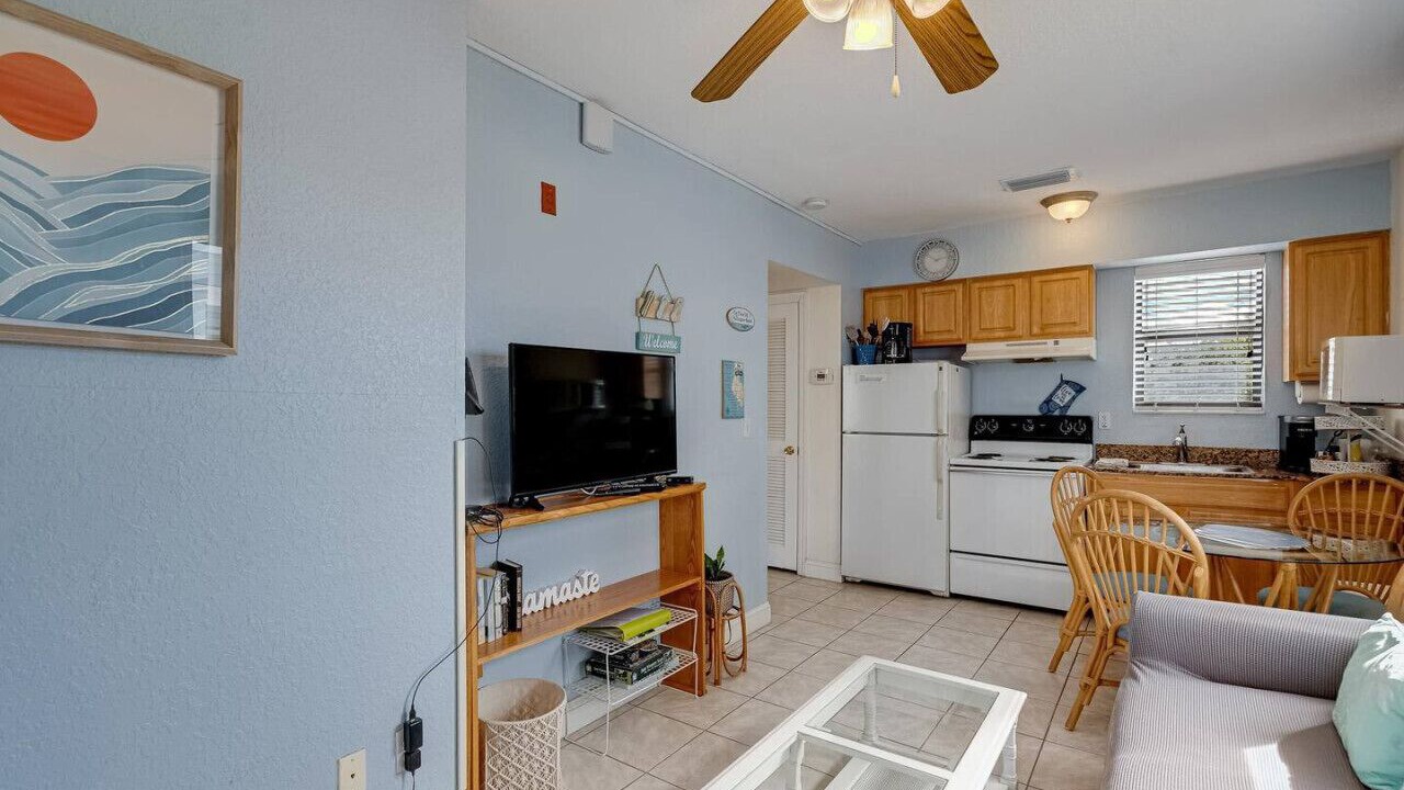 Photo of Livingroom in Redington Beach