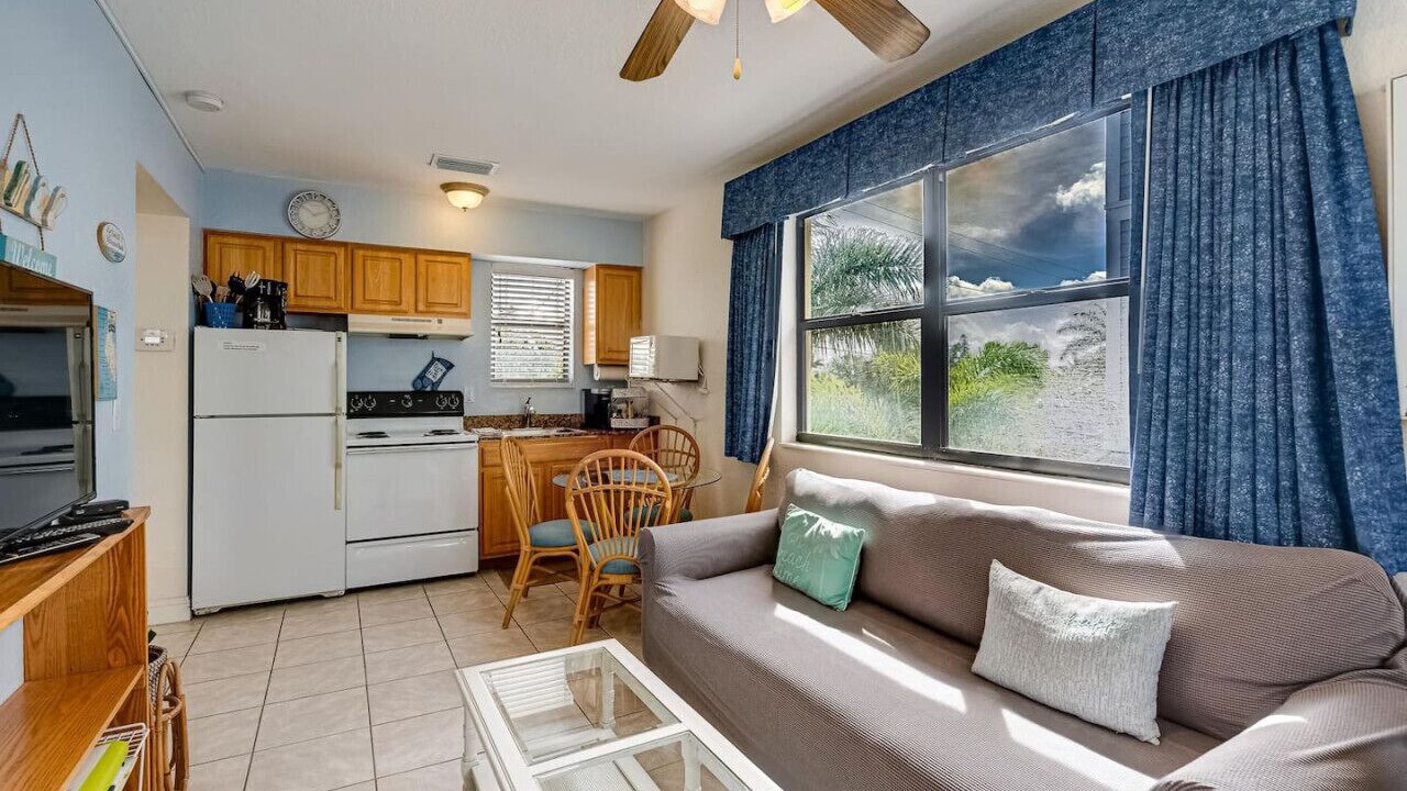 Photo of Livingroom in Redington Beach
