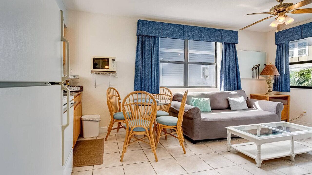 Photo of Livingroom in Redington Beach