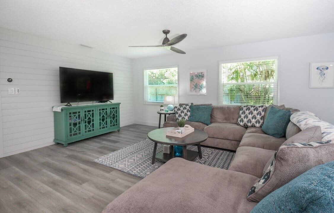 Photo of Livingroom in Seacoast Shores