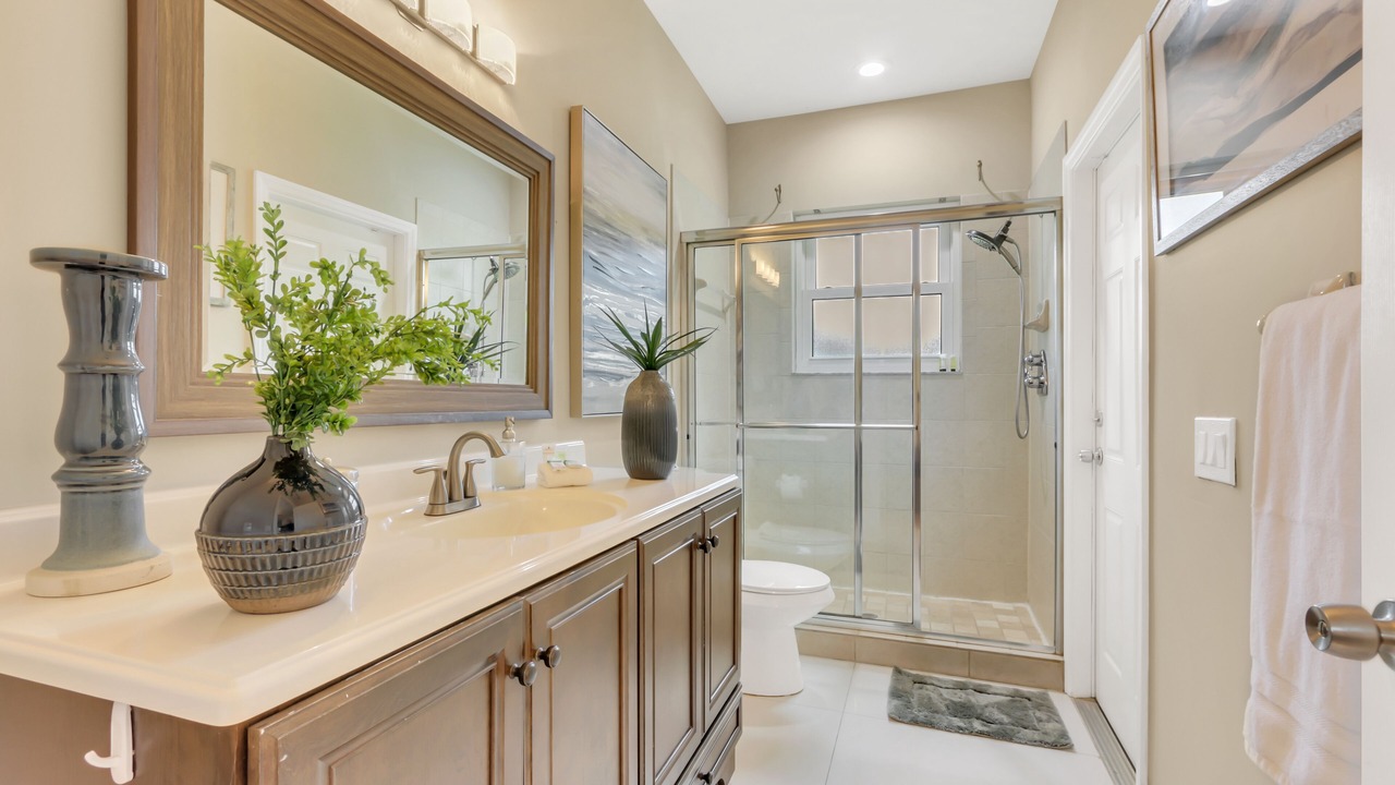 Photo of Bathroom in Sunrise