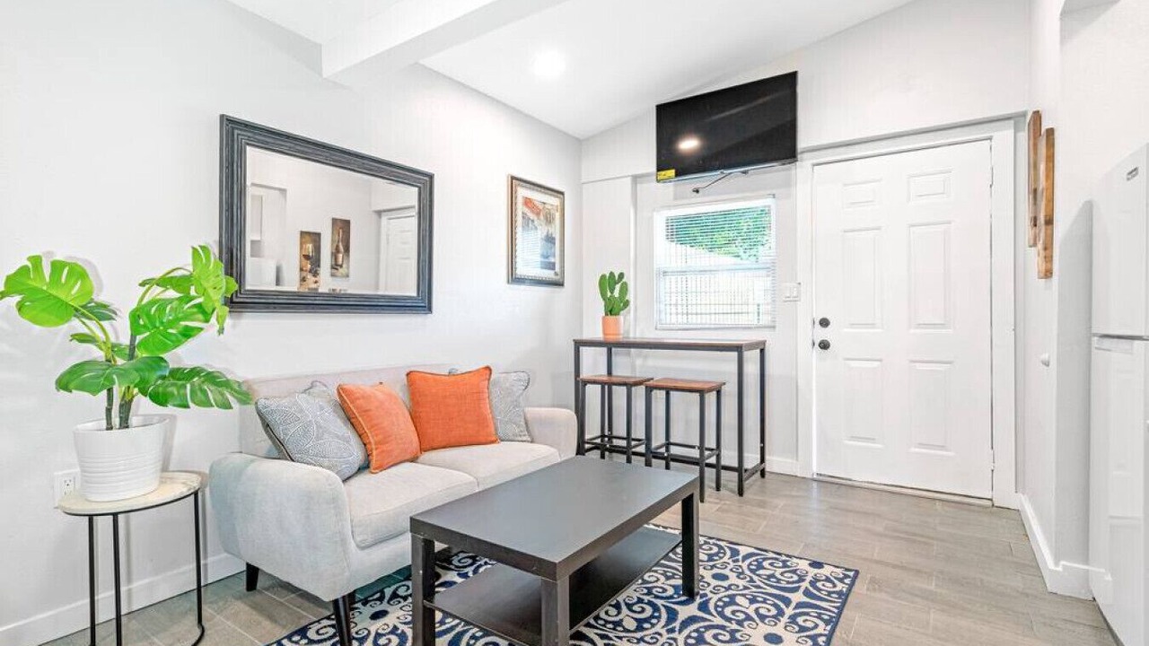 Photo of Livingroom in Oakford Park