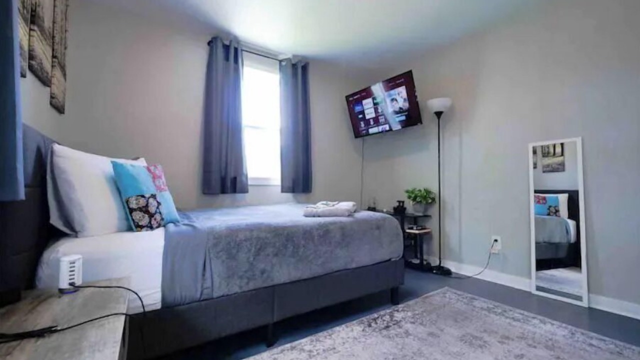 Photo of Bedroom in Urban Core