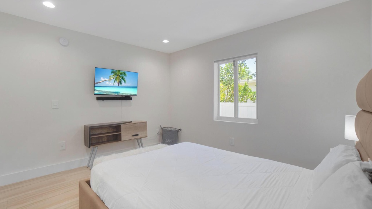Photo of Bedroom in Biscayne Park