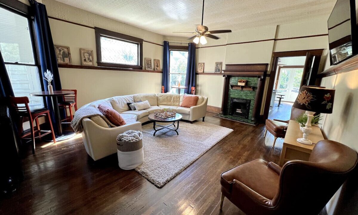 Photo of Livingroom in Five Points South