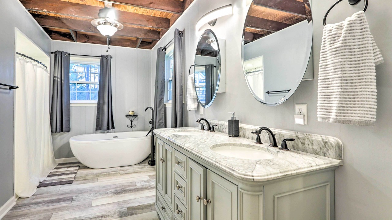 Photo of Bathroom in Ochlockonee Bay