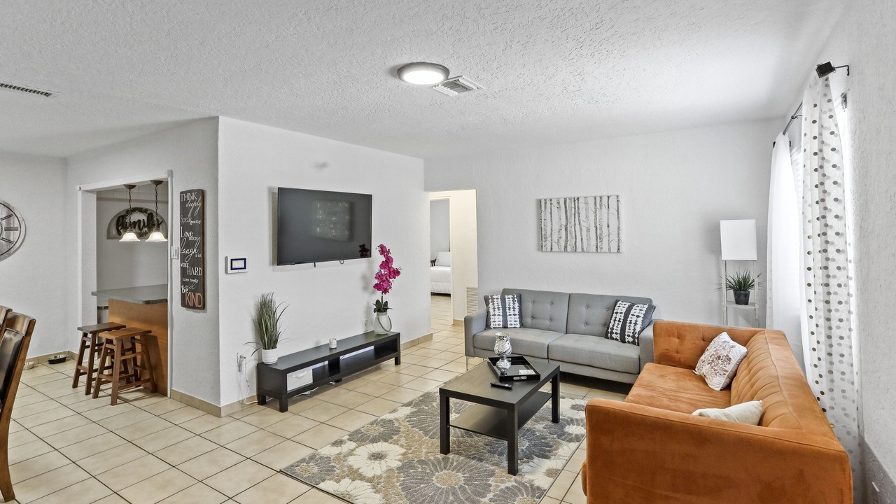 Photo of Livingroom in Coral Terrace