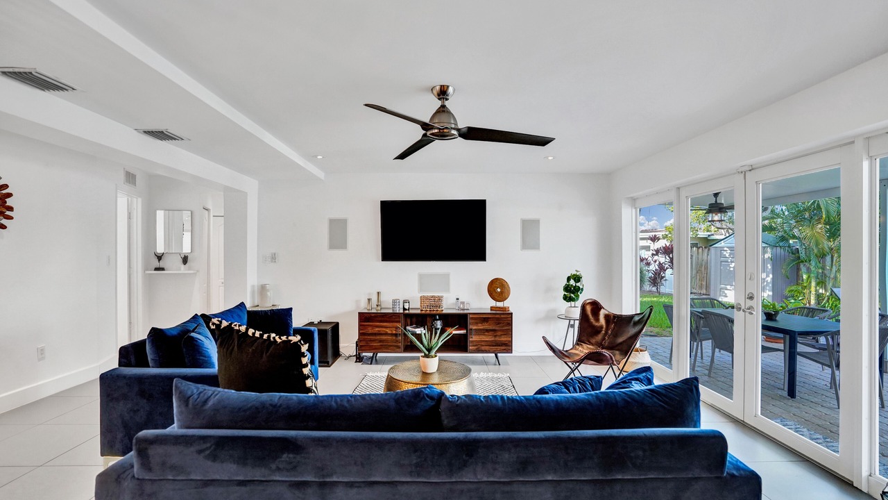 Photo of Livingroom in Cypress Lakes