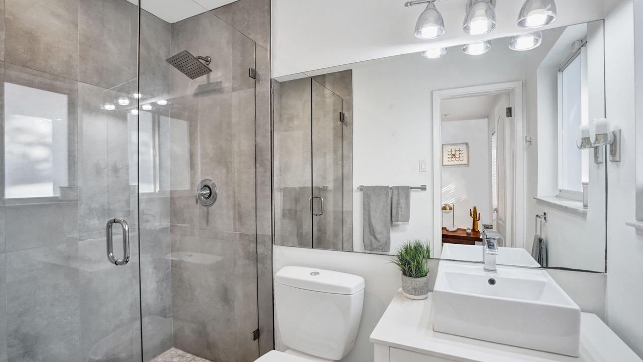 Photo of Bathroom in Cypress Lakes