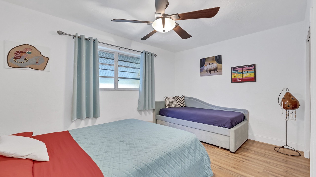 Photo of Bedroom in North Central Hollywood