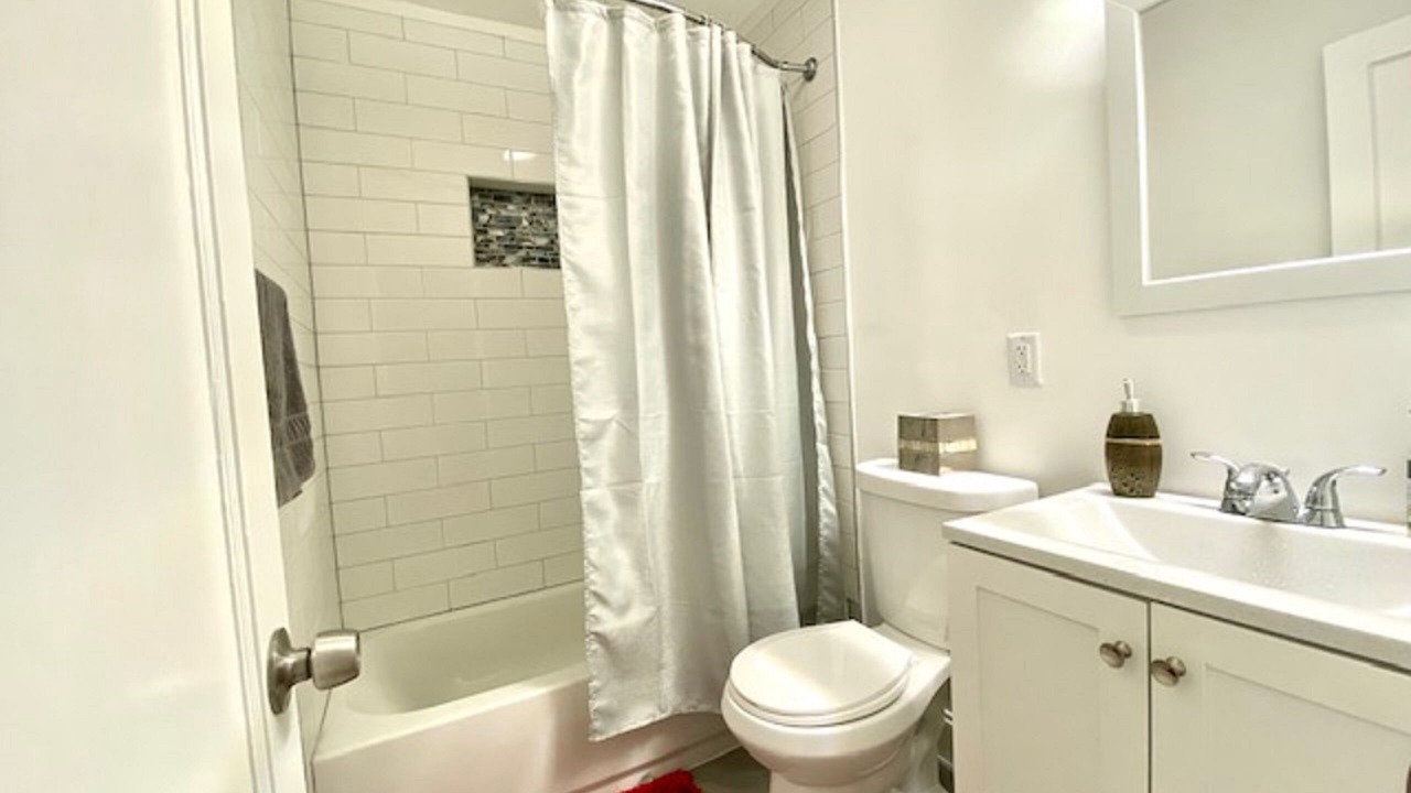 Photo of Bathroom in North Central Hollywood