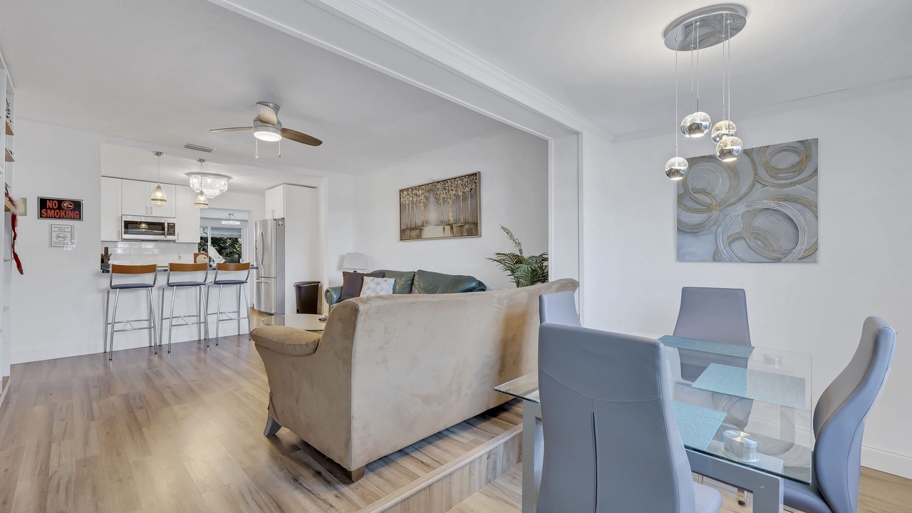 Photo of Livingroom in North Central Hollywood