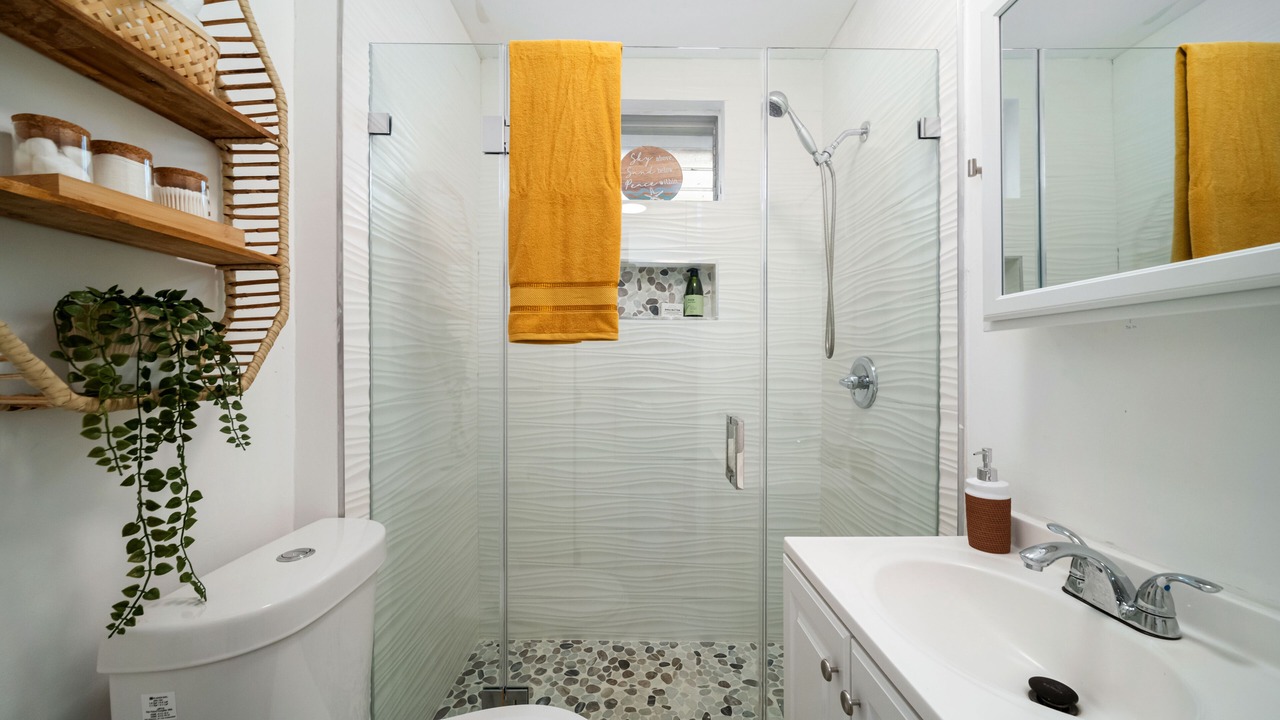 Photo of Bathroom in Little Havana