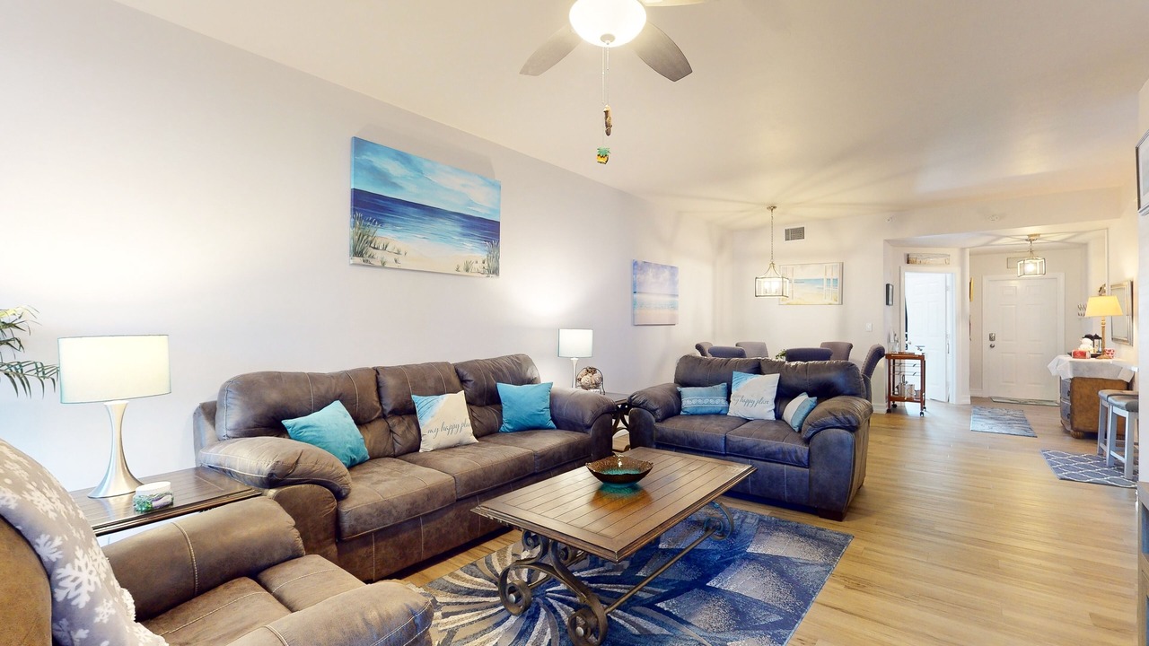 Photo of Livingroom in Vanderbilt Beach