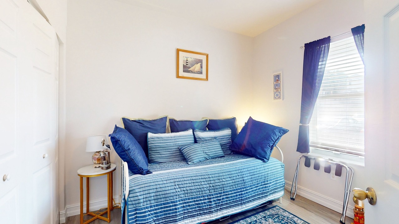 Photo of Bedroom in Vanderbilt Beach