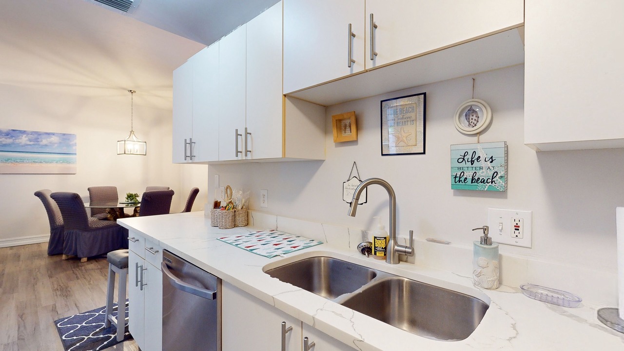 Photo of Kitchen in Vanderbilt Beach