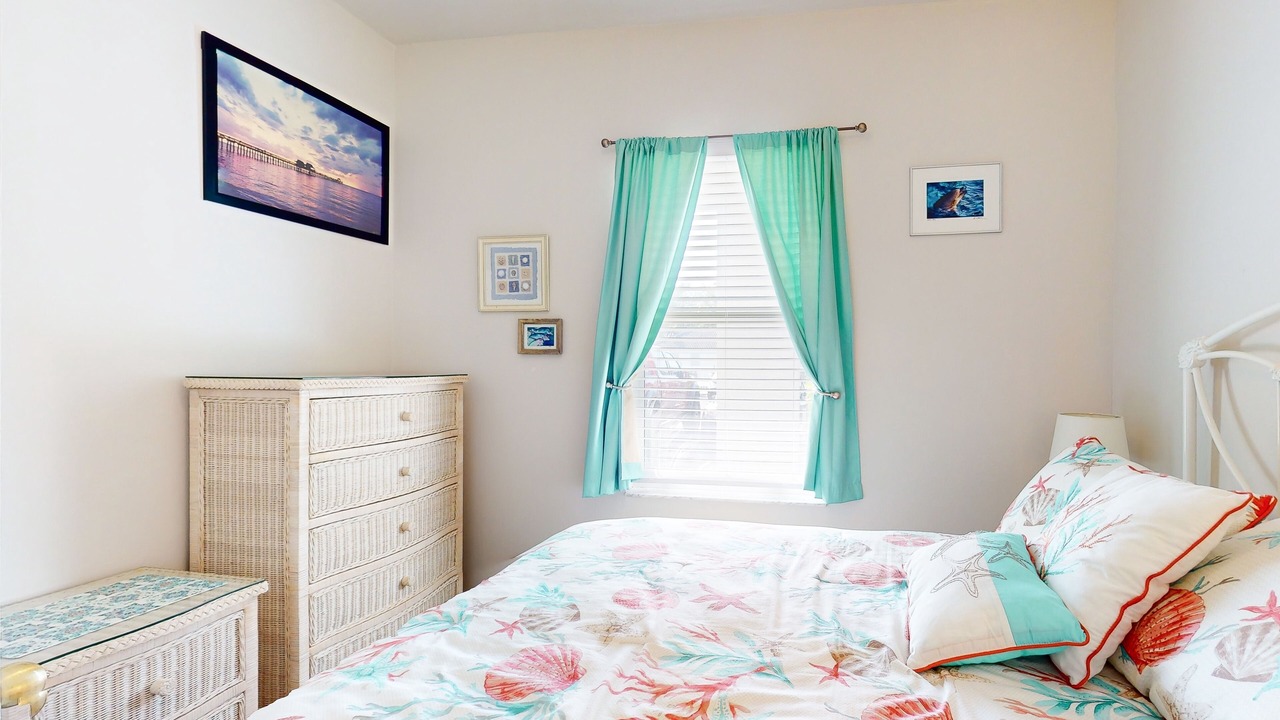 Photo of Bedroom in Vanderbilt Beach