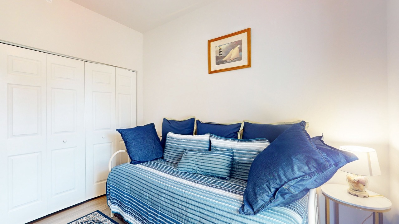 Photo of Bedroom in Vanderbilt Beach