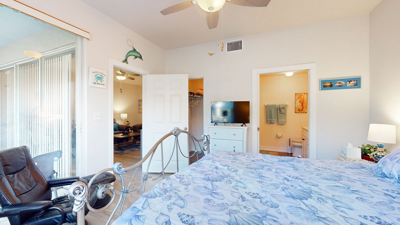 Photo of Bedroom in Vanderbilt Beach