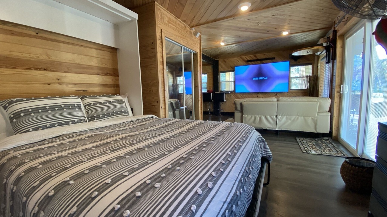 Photo of Bedroom in Royal Palms