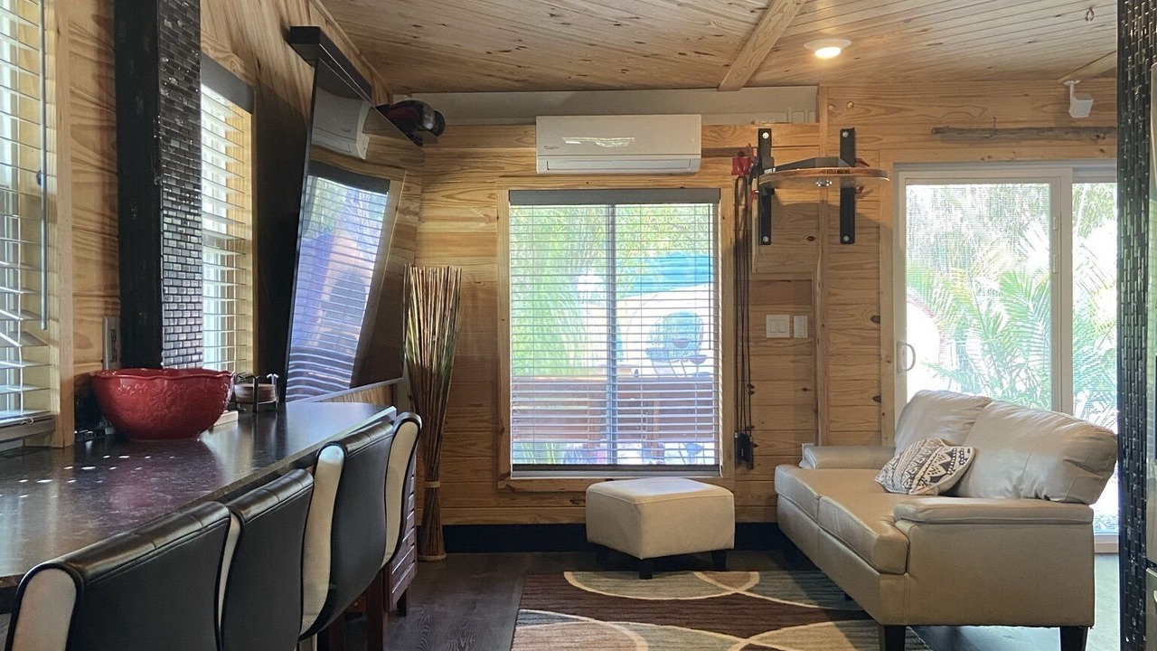 Photo of Livingroom in Royal Palms