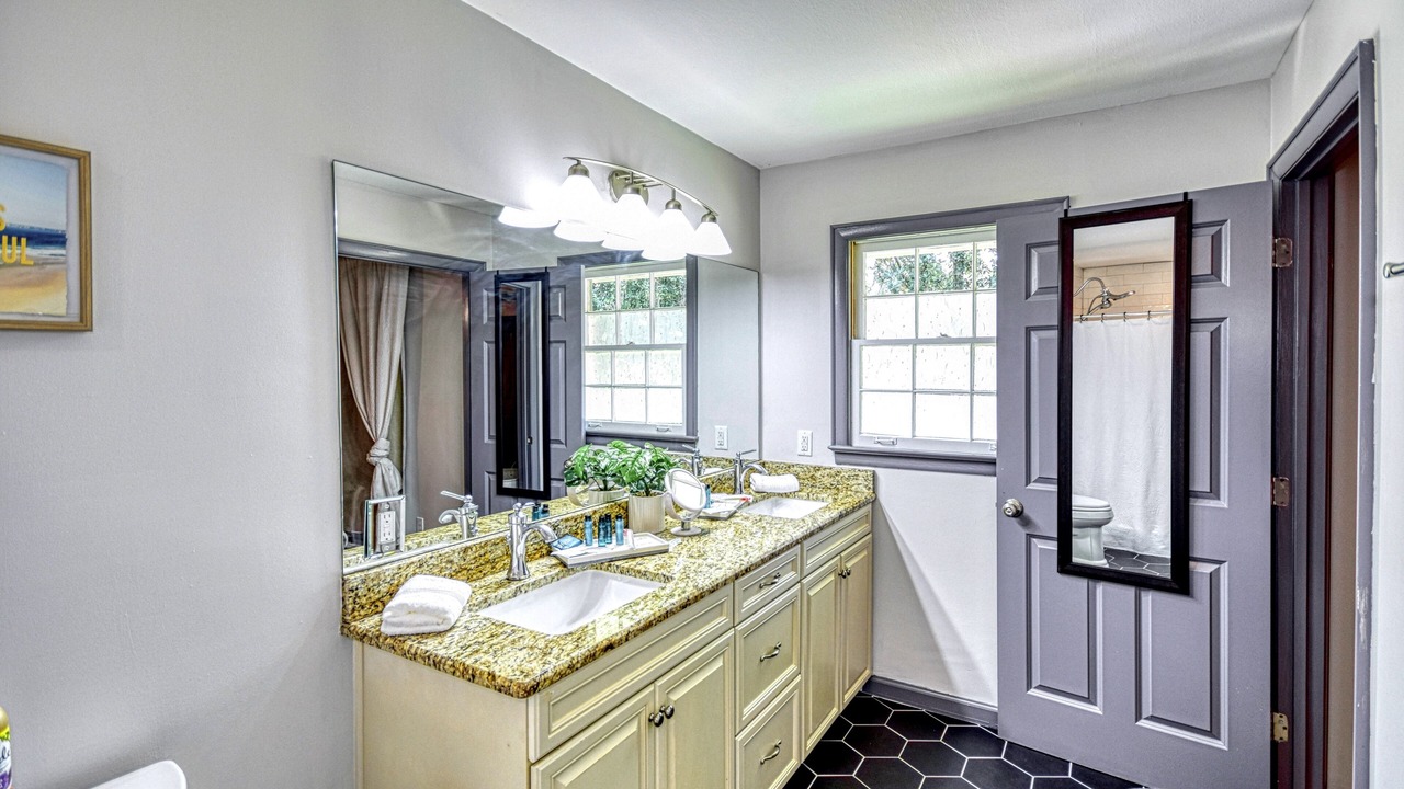 Photo of Bathroom in Killearn Estates