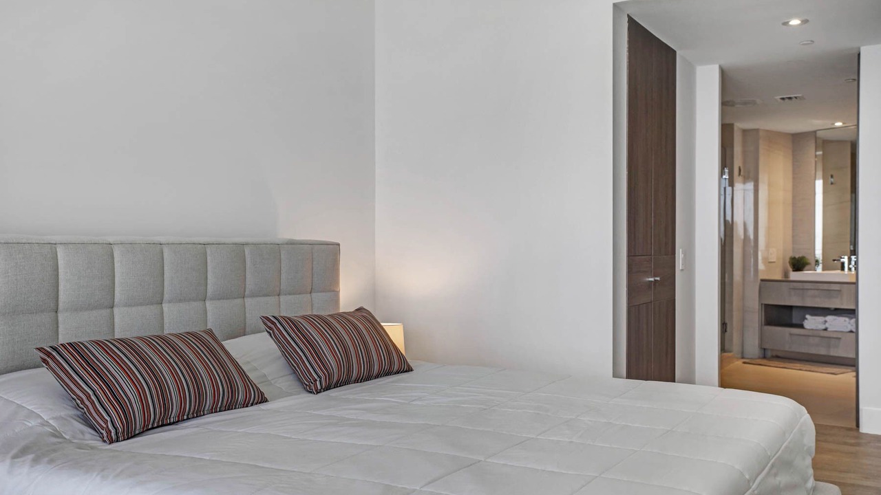 Photo of Bedroom in Hallandale Beach